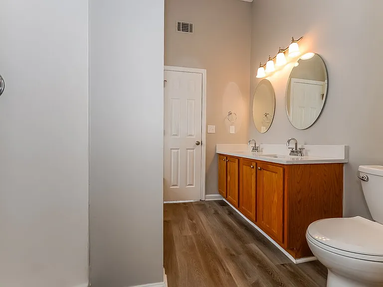 5467 Sapphire Cir — Photo 11