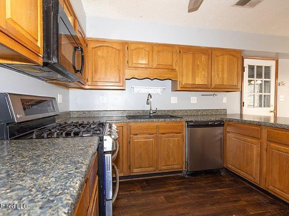 5th image of 8735 Five Oaks Dr W