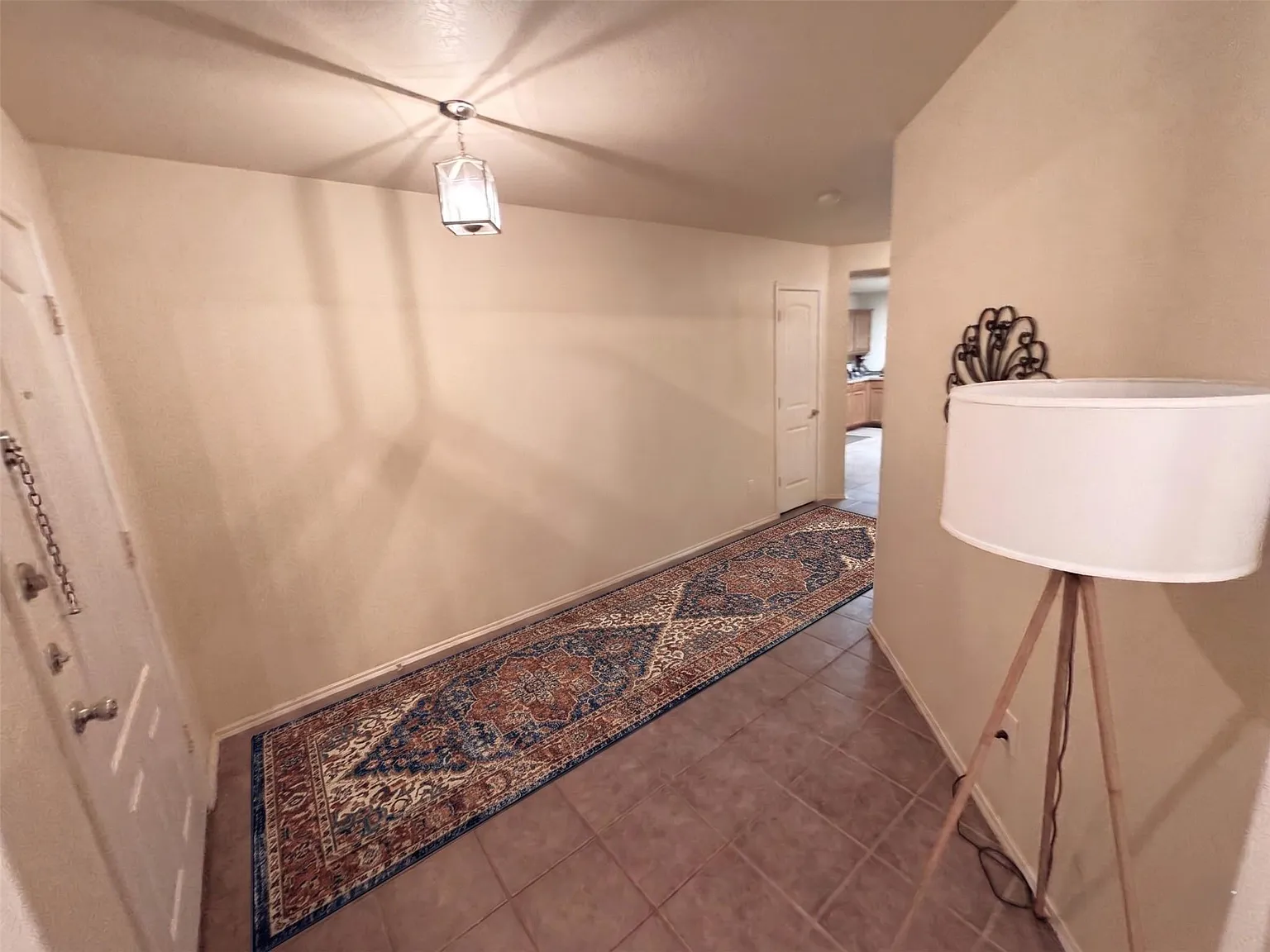 3 bed, 1835 sqft, $1,895 — Photo 3