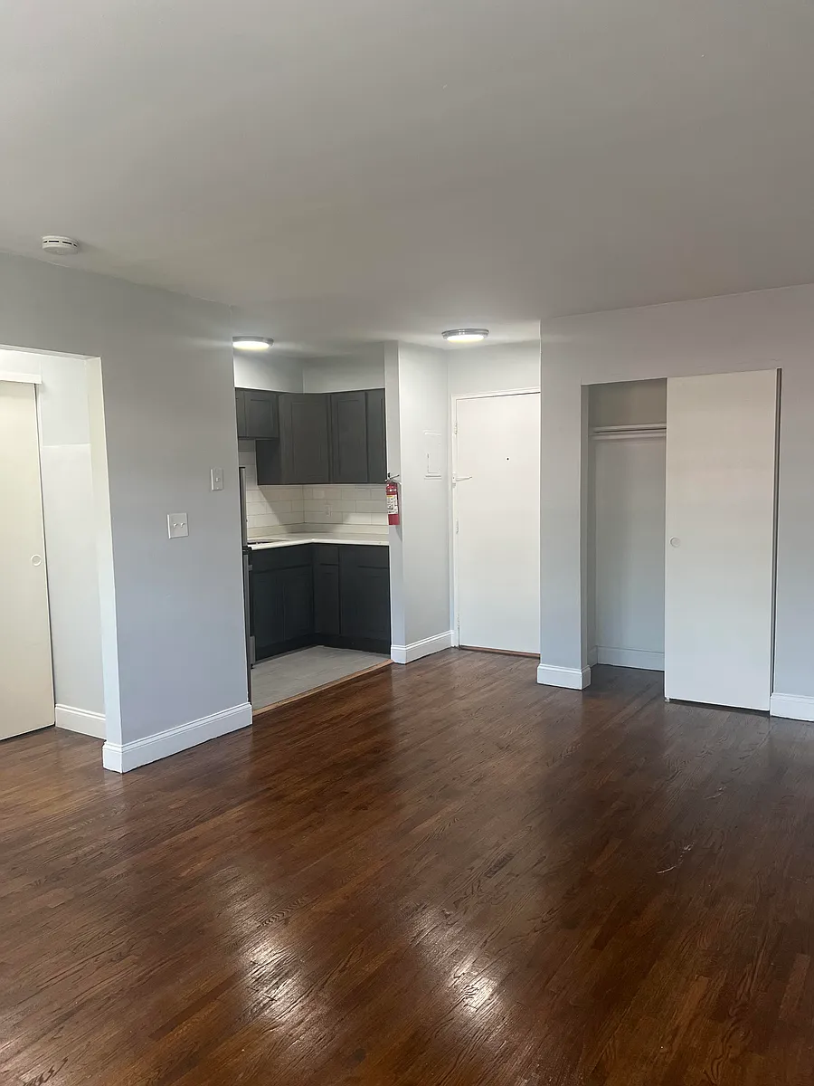 Building Photo - 301 E Westfield Ave #51