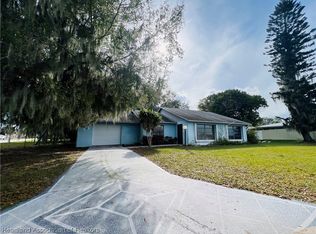 905 E Dinner Lake Dr, Sebring, FL 33870
