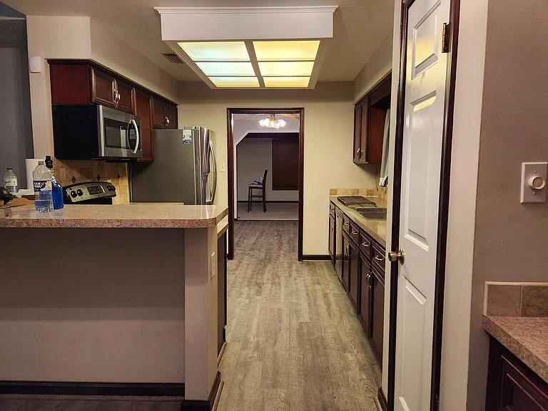 1012 Capstone Xing — Photo 5