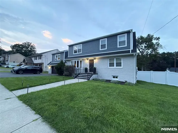 320 Lincoln Ave, Totowa, NJ 07512