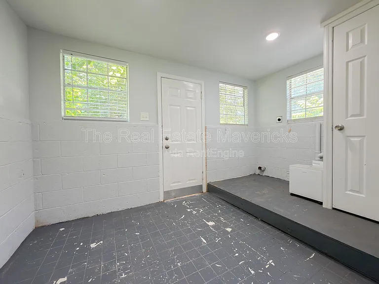 409 Longview Dr #B — Photo 14