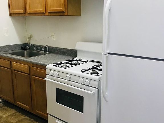 5th image of 1230 Saint Paul St #6850905