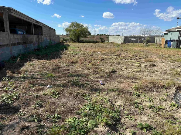 405 Pamplona Loop, Laredo, TX 78046