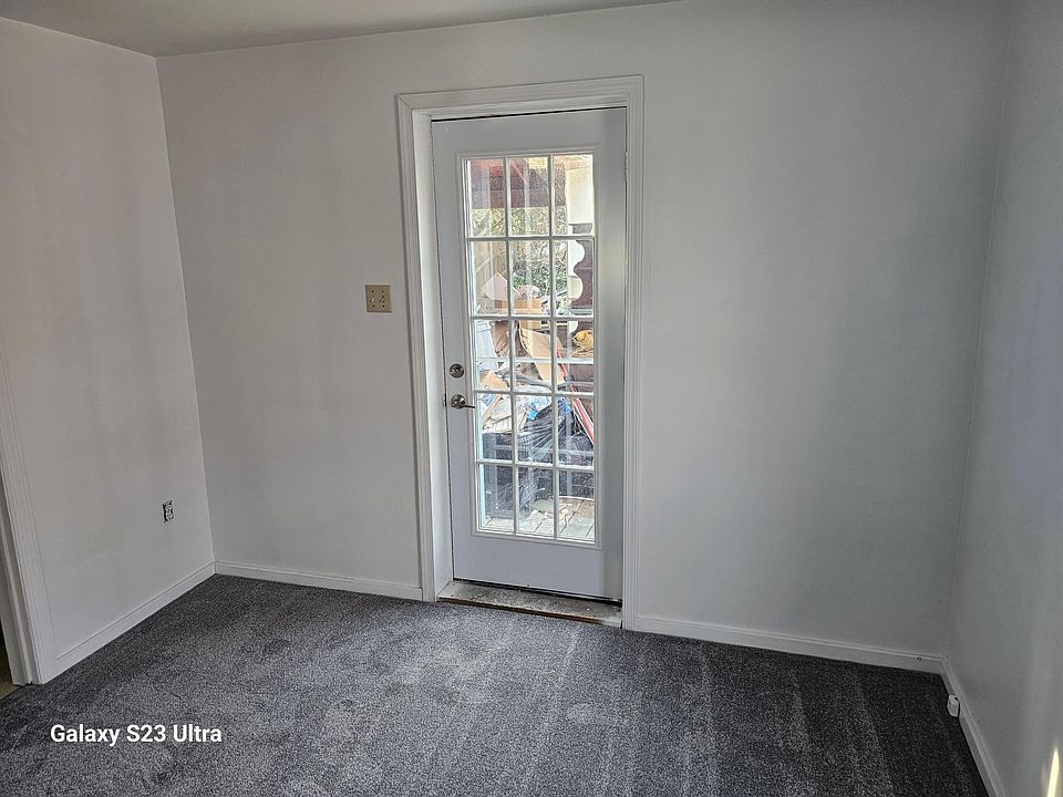 2nd image of 182 Meadowlark Pl