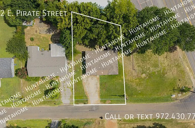 102 E Pirate St — Photo 21