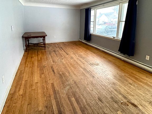 5th image of 214 E 6th St