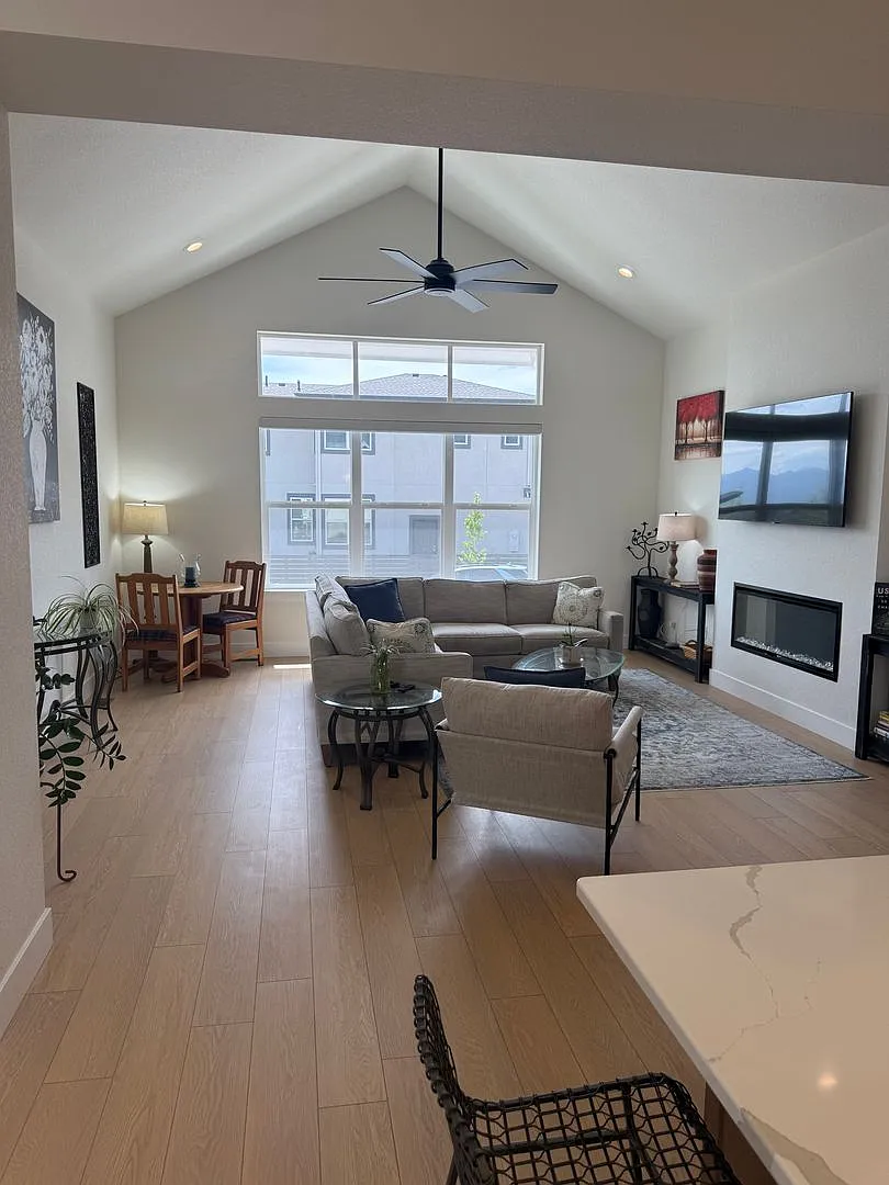Stunning Like New 4 Bedroom In Wolf Ranch — Photo 4