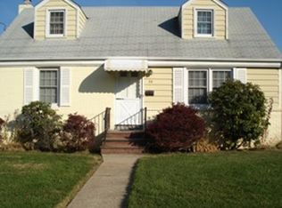 28 Lawrence St, Uniondale, NY 11553