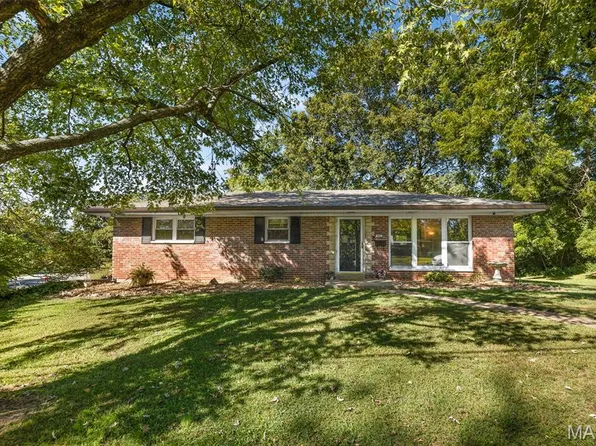 101 Westminster Dr, Collinsville, IL 62234