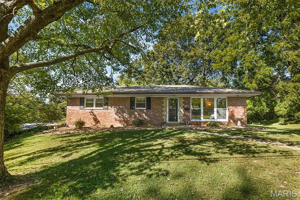 101 Westminster Dr photo 1