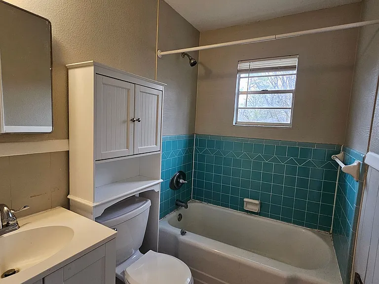 2115 Glenwood Ln — Photo 45