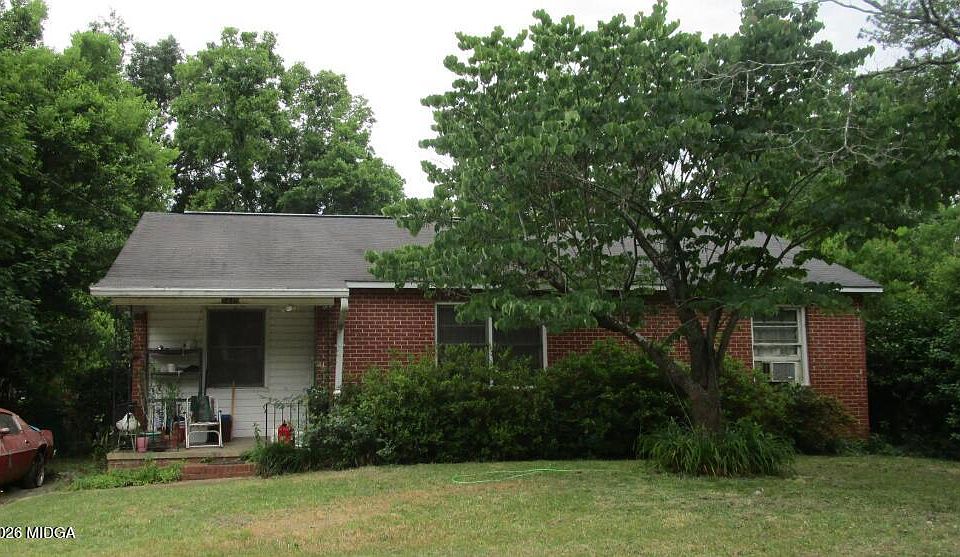 1st image of 2445 Derrell Dr