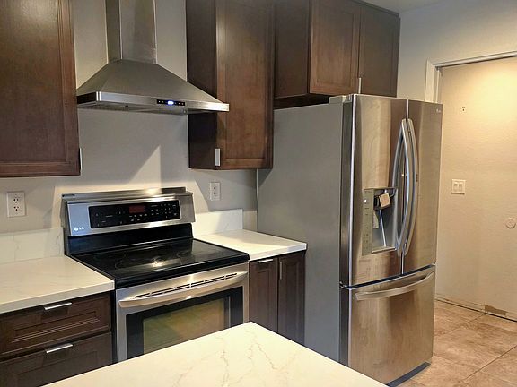 5th image of 7034 Pembridge Ln