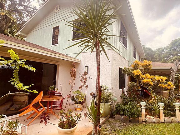 3rd image of 6337 SW 32nd St