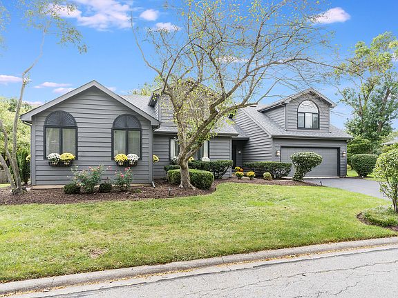 2nd image of 1923 Hillside Ln