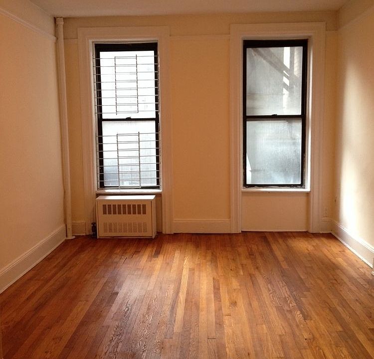 2nd image of 206 E 87th St APT 3A
