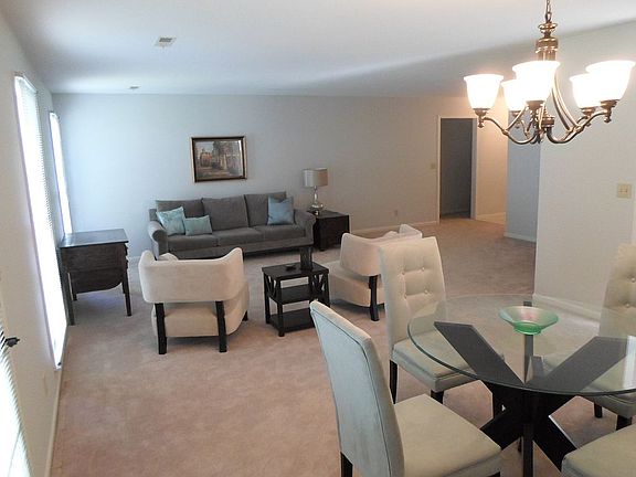 3rd image of 4011 Arlington Ct