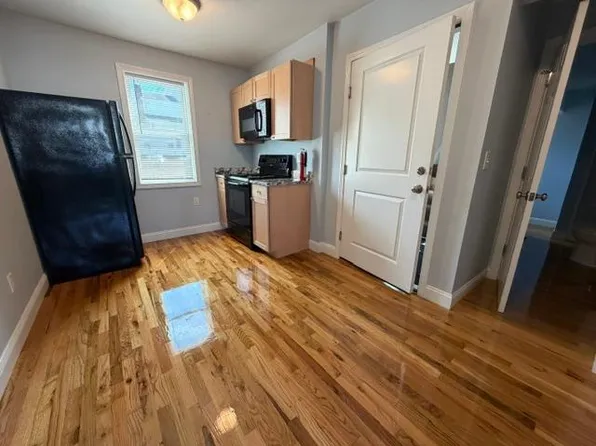 29 Church St #3, Whitman, MA 02382