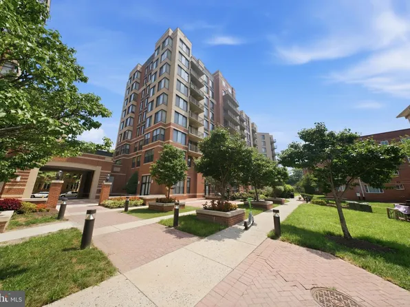 2220 Fairfax Dr APT 801, Arlington, VA 22201