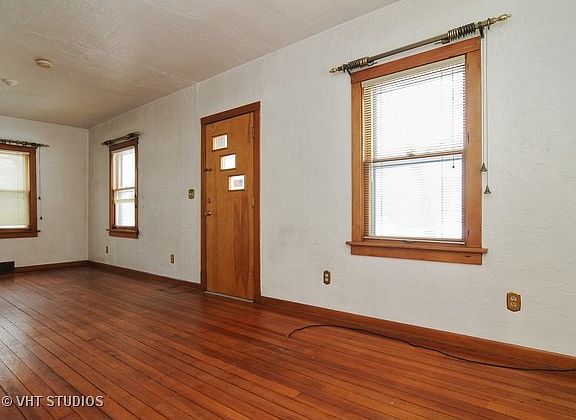 3rd image of 52 Hillside Ave
