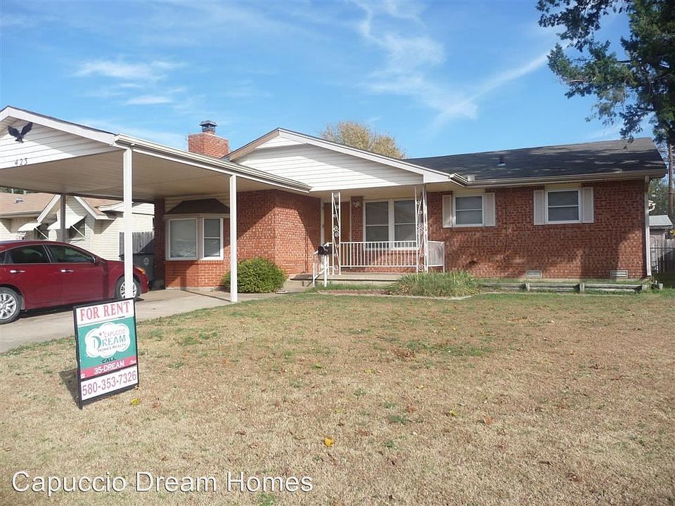 1st image of 423 NW Woodland Dr