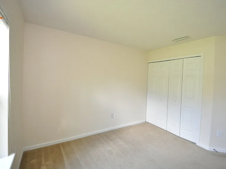 116 London Dr — Photo 15