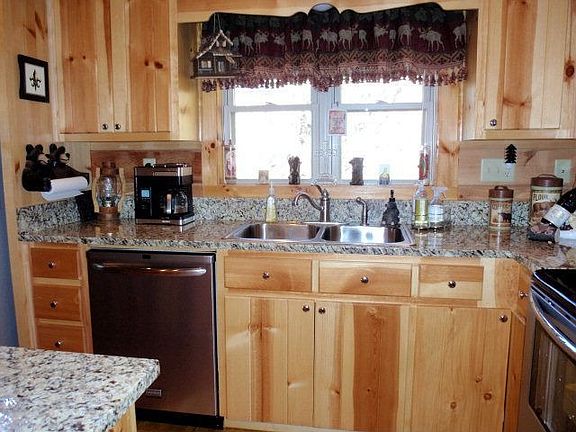 4th image of 1504 Beech Mountain Pkwy