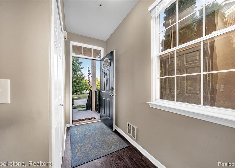 1st image of 661 Summerfield Dr Unit 210