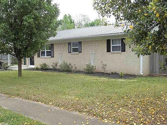 3rd image of 1308 Port Arthur Ave
