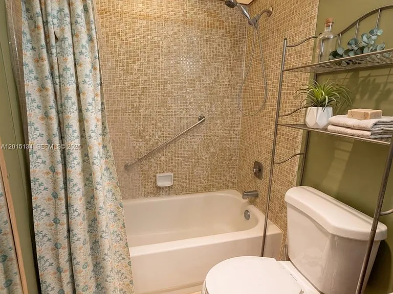 416 Burgundy Ave #I — Photo 14
