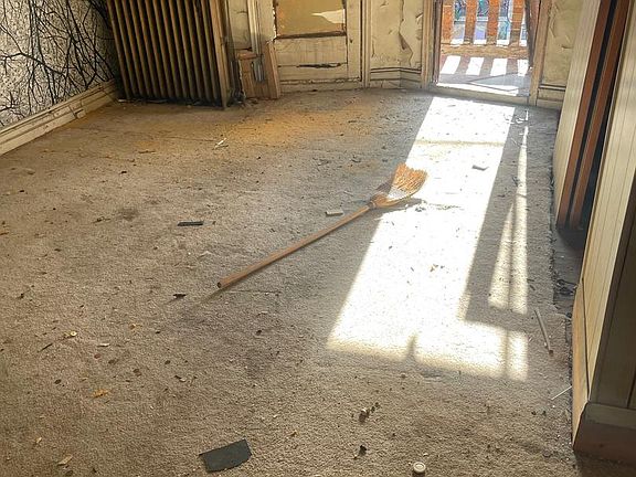 3rd image of 109 58th St