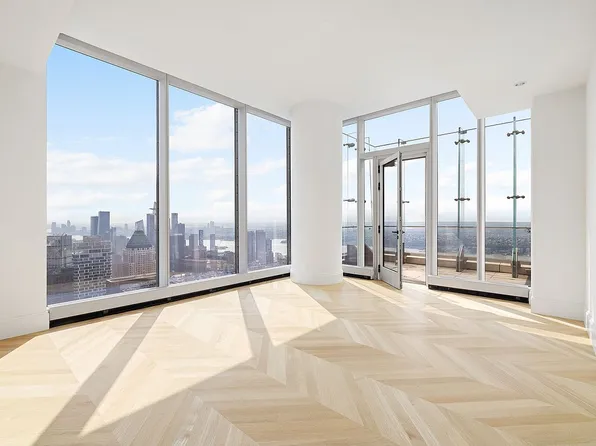 217 W 57th St #77W, New York, NY 10019
