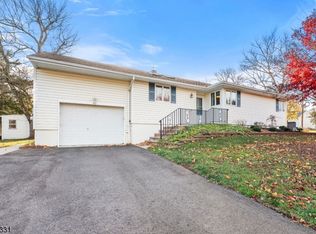 85 Bennington Pkwy, Franklin Park, NJ 08823