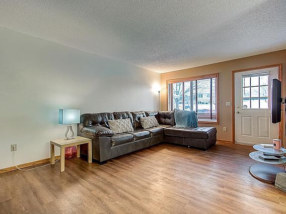 3rd image of 5525 Orleans Ln N APT 6