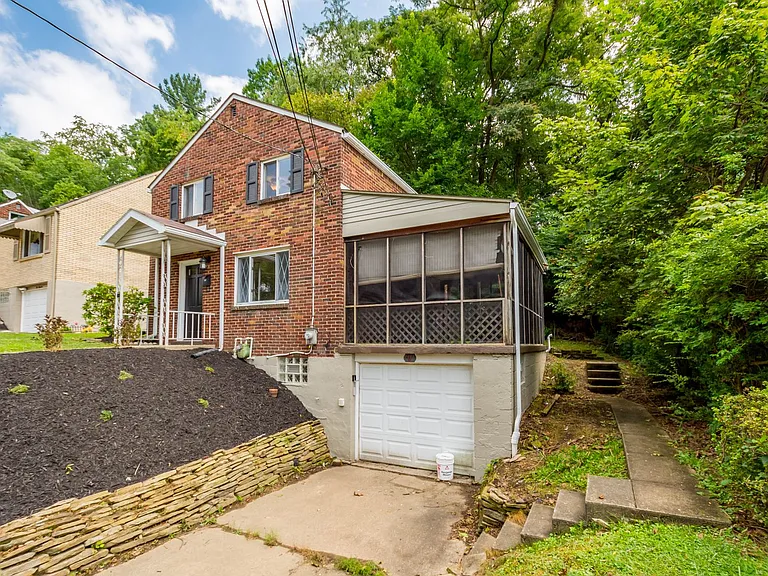 217 Saylong Dr — Photo 2