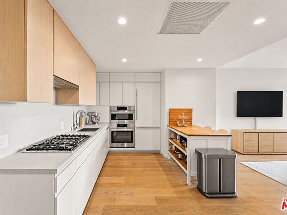 5th image of 877 S Francisco St #1716