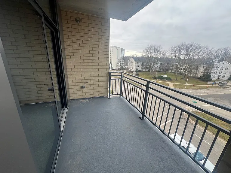Venture Luxury High Rise — Photo 87