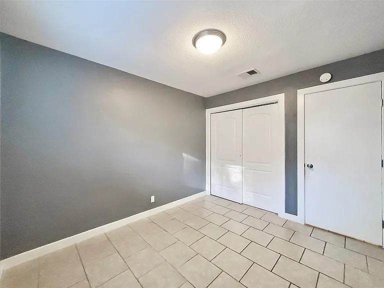 1813 Nicole Cir #B — Photo 9