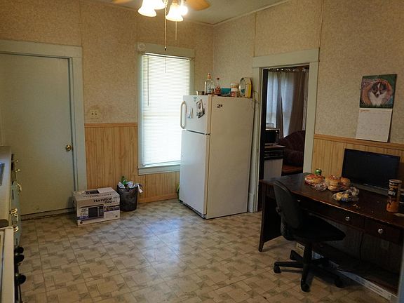 2nd image of 924 6th Ave