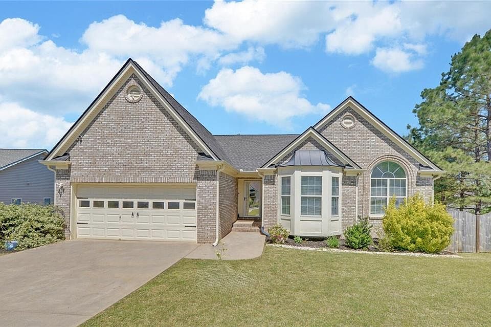 1st image of 2800 Araglin Dr