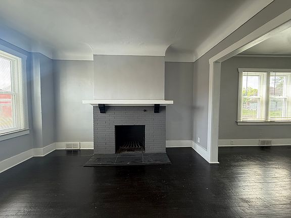 4th image of 4839 Helen St