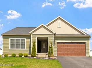 6 Gorsline Dr, Mechanicville, NY 12118