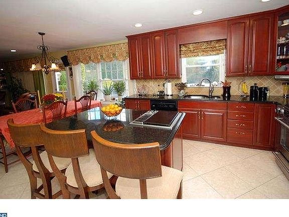 5th image of 9 Remington Cir