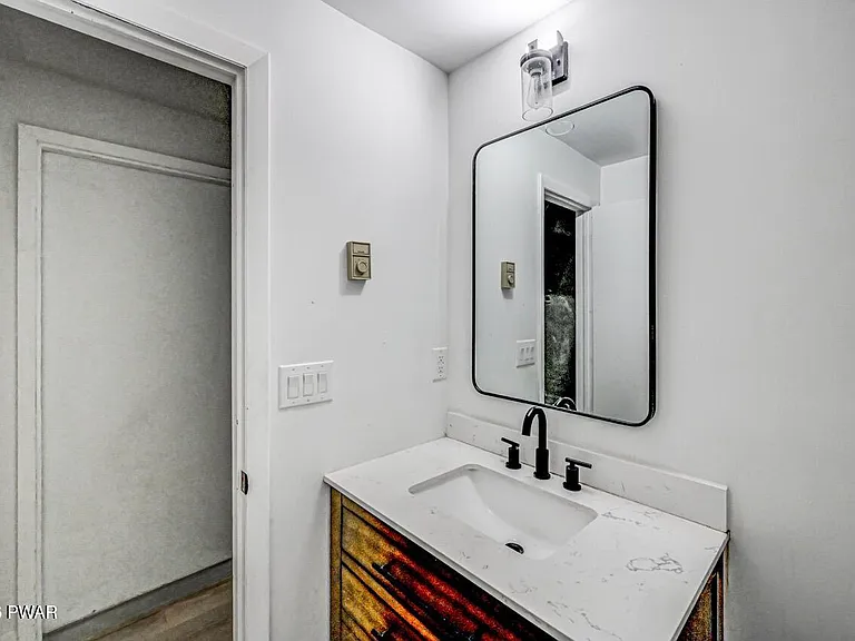 49 Lake View Dr #14 — Photo 43