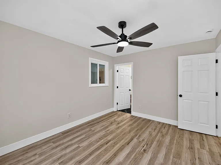 861 W Galbraith Rd — Photo 30
