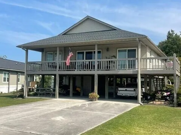 901 Spot Lane, Holly Ridge, NC 28445