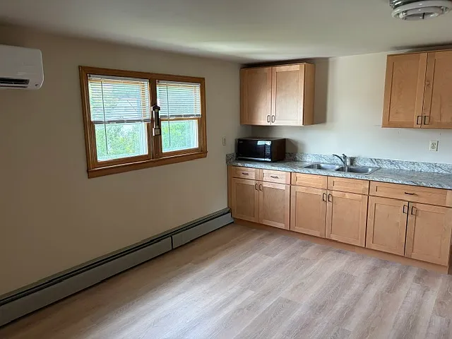 121 King Philip Rd — Photo 8